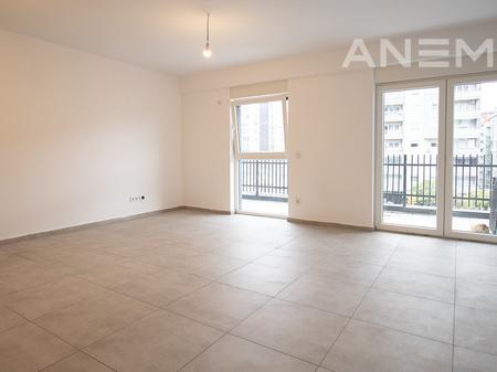 Zyre me qira me 6 hapësira pune te Rruga C