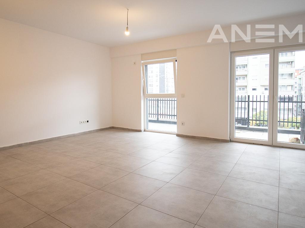 Zyre me qira me 6 hapësira pune te Rruga C