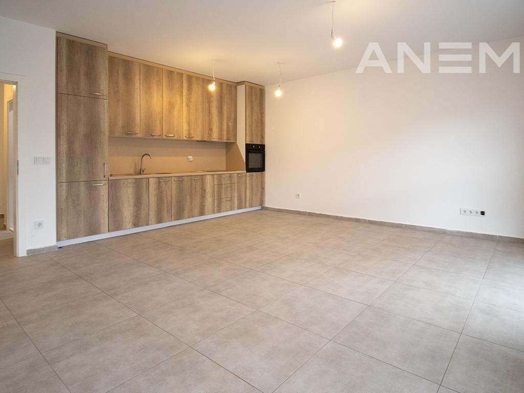 Zyre me qira me 6 hapësira pune te Rruga C