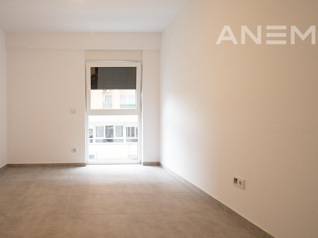 Zyre me qira me 6 hapësira pune te Rruga C