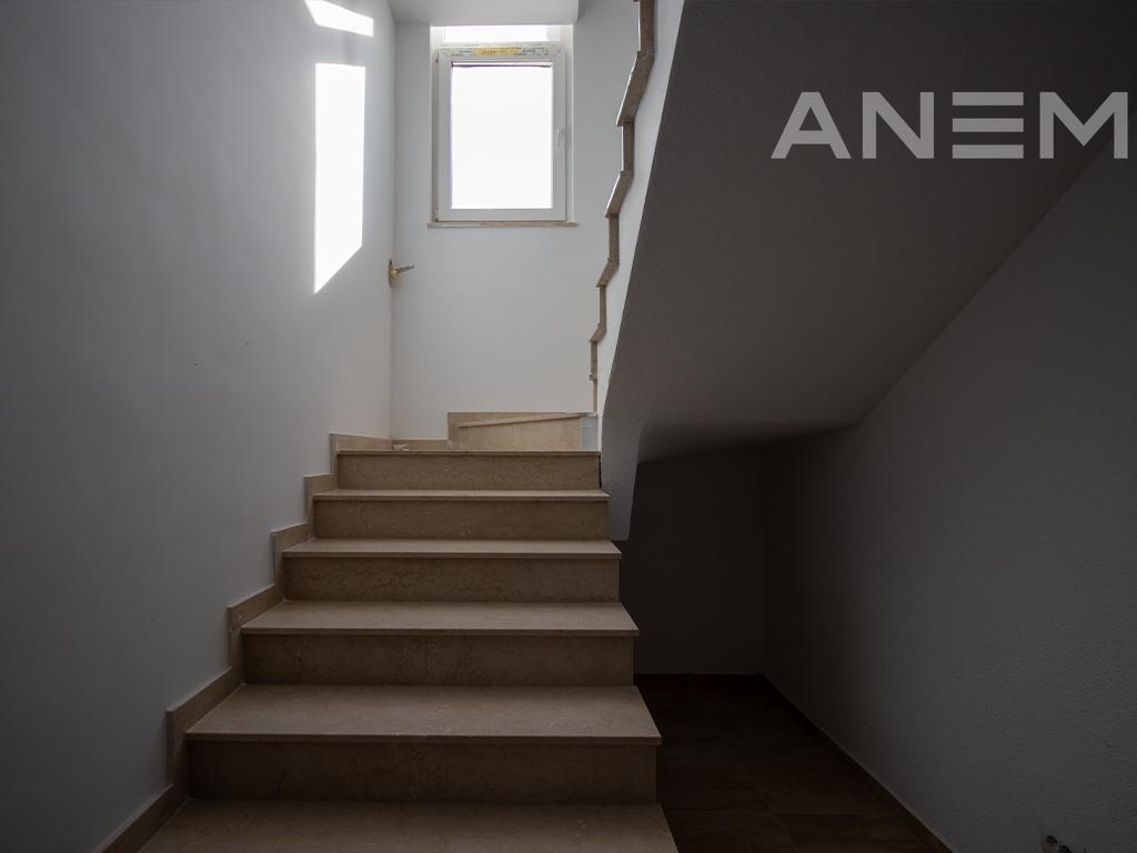 Shtëpi në shitje 352m² në Zllatarë