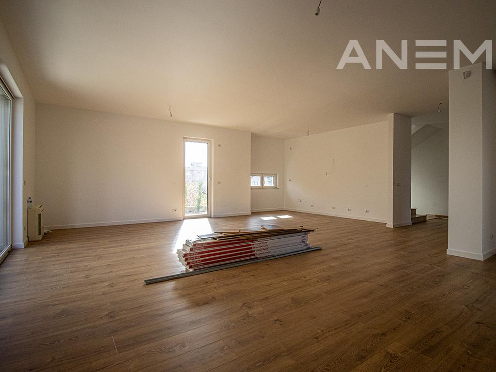 Shtëpi në shitje 352m² në Zllatarë