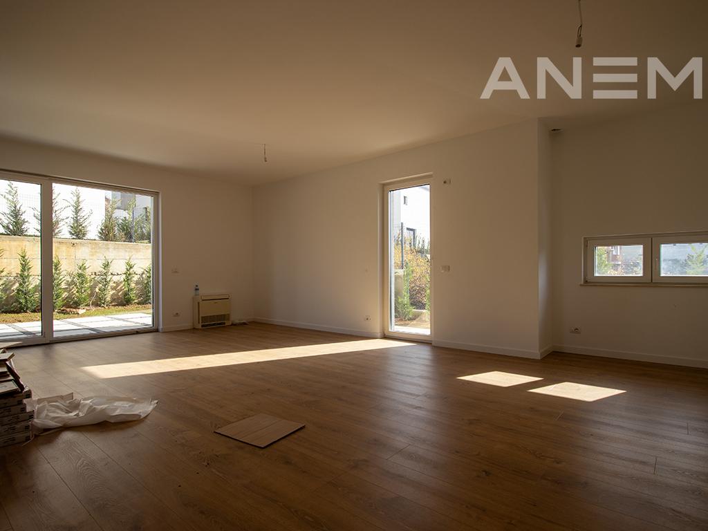 Shtëpi në shitje 352m² në Zllatarë