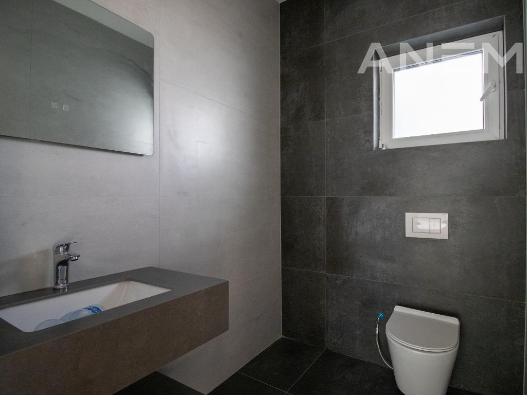 Shtëpi në shitje 352m² në Zllatarë