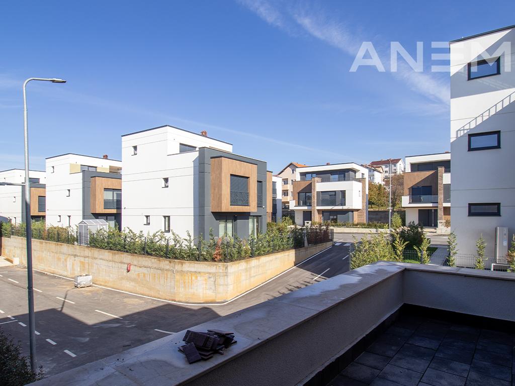 Shtëpi në shitje 352m² në Zllatarë