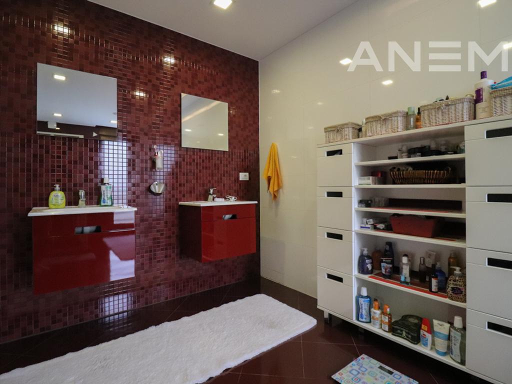 House for rent 360m²+60m² attic in Marigona Residence