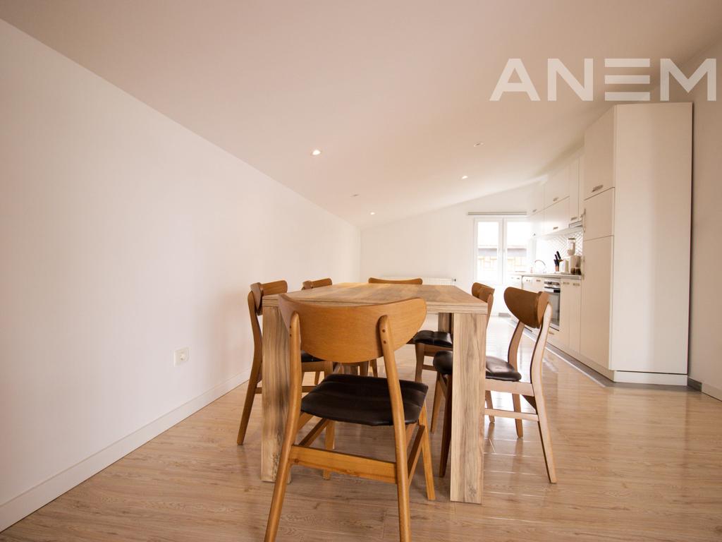 Kat shtëpie me qira 110m² në Arbëri