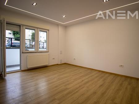 Office for rent 65m² in the Ulpiana neighborhood