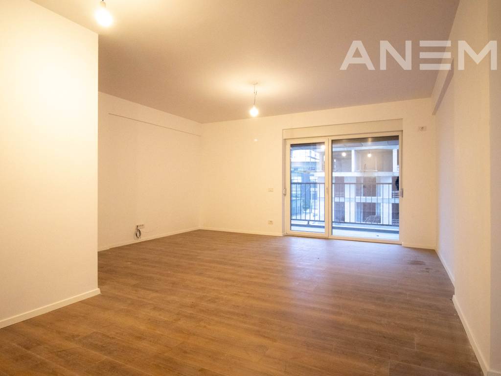 Zyre me qira me 4 hapësira pune te Prishtina e Re
