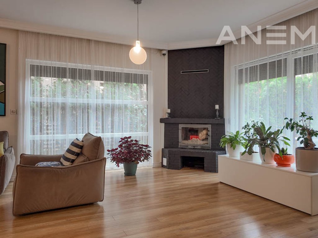 Shtëpi në shitje 210m² + 65m² nënkulm në lagjen NIC