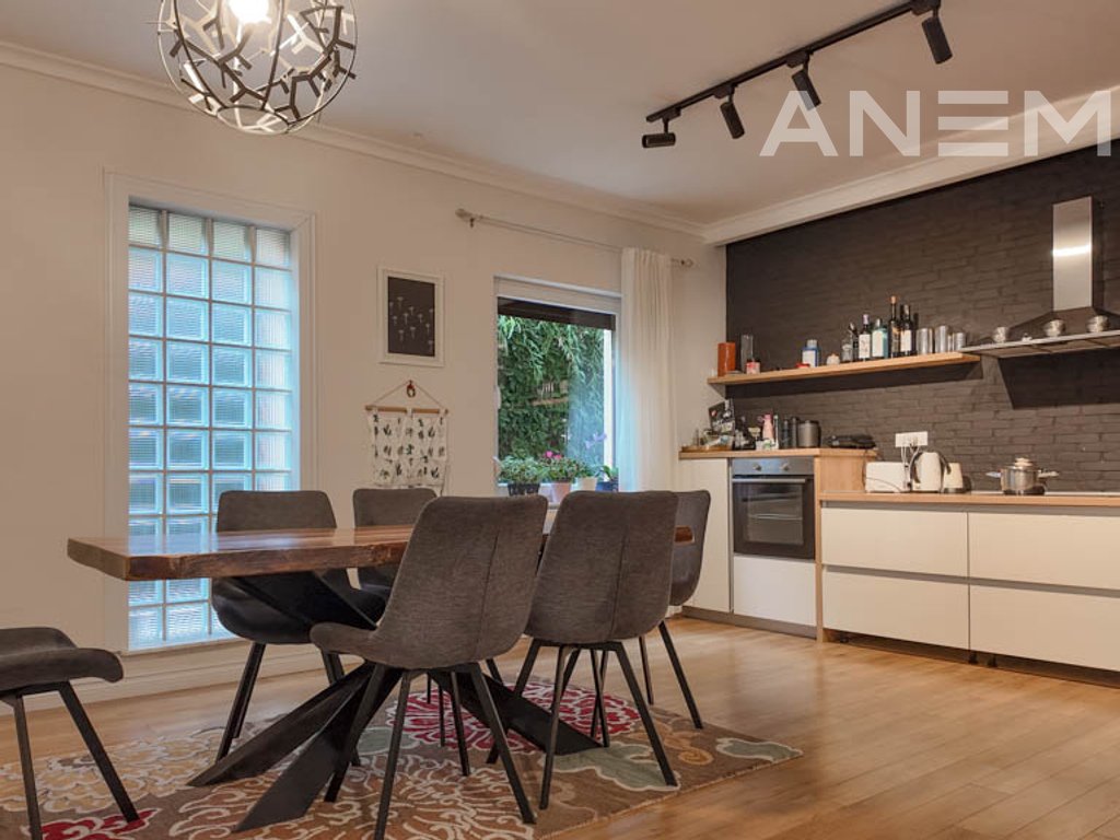 Shtëpi në shitje 210m² + 65m² nënkulm në lagjen NIC