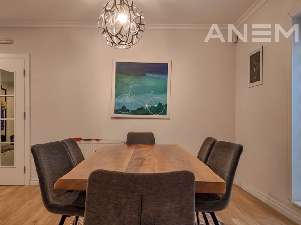 Shtëpi në shitje 210m² + 65m² nënkulm në lagjen NIC