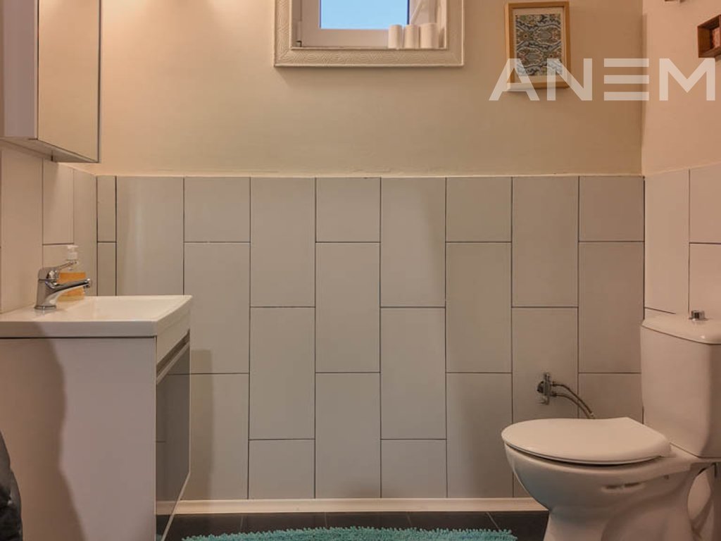 Shtëpi në shitje 210m² + 65m² nënkulm në lagjen NIC