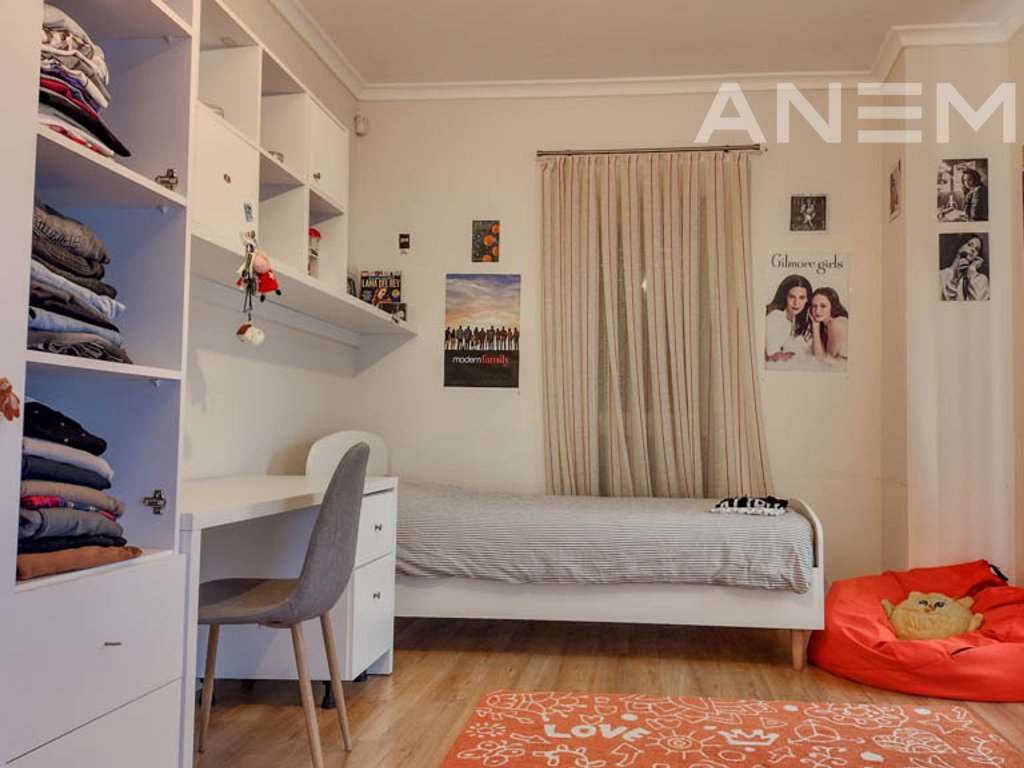 Shtëpi në shitje 210m² + 65m² nënkulm në lagjen NIC