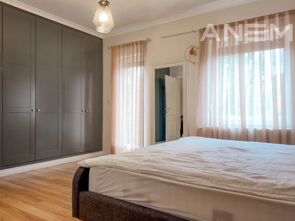 Shtëpi në shitje 210m² + 65m² nënkulm në lagjen NIC