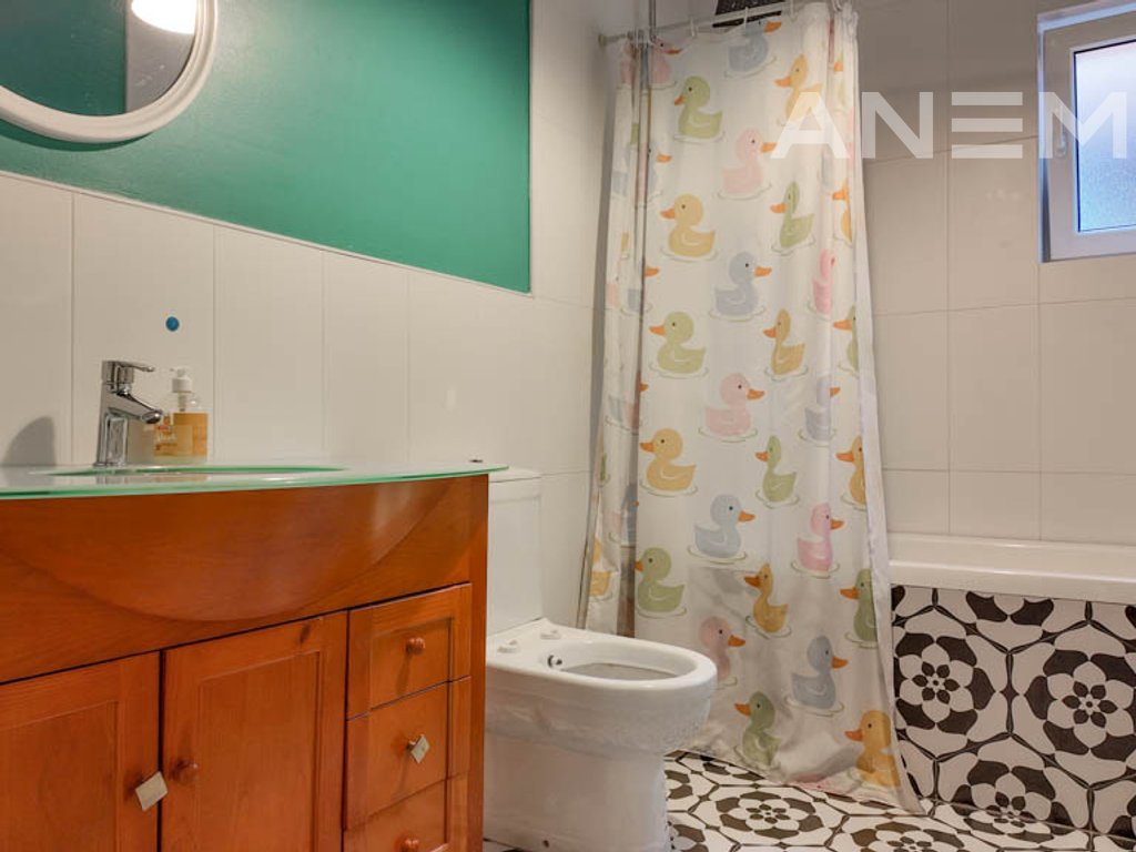 Shtëpi në shitje 210m² + 65m² nënkulm në lagjen NIC