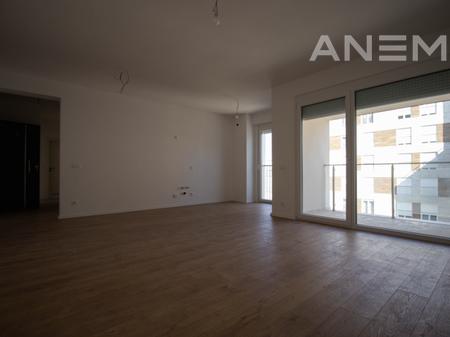 Banesë në shitje 80m² në Veternik
