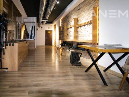 Lokal ne shitje 465m² në Rrugën B