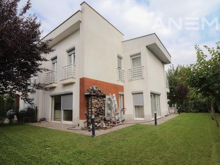 174m² house for rent in Marigona Residence