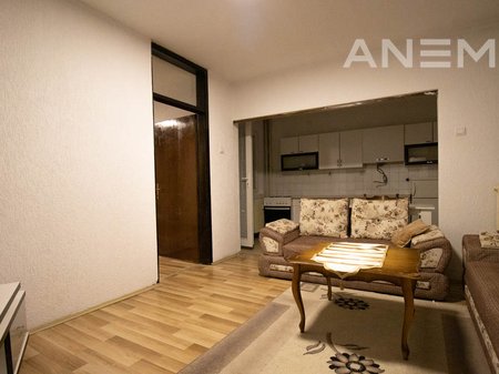 Banesë me qira 120m² në Qendër