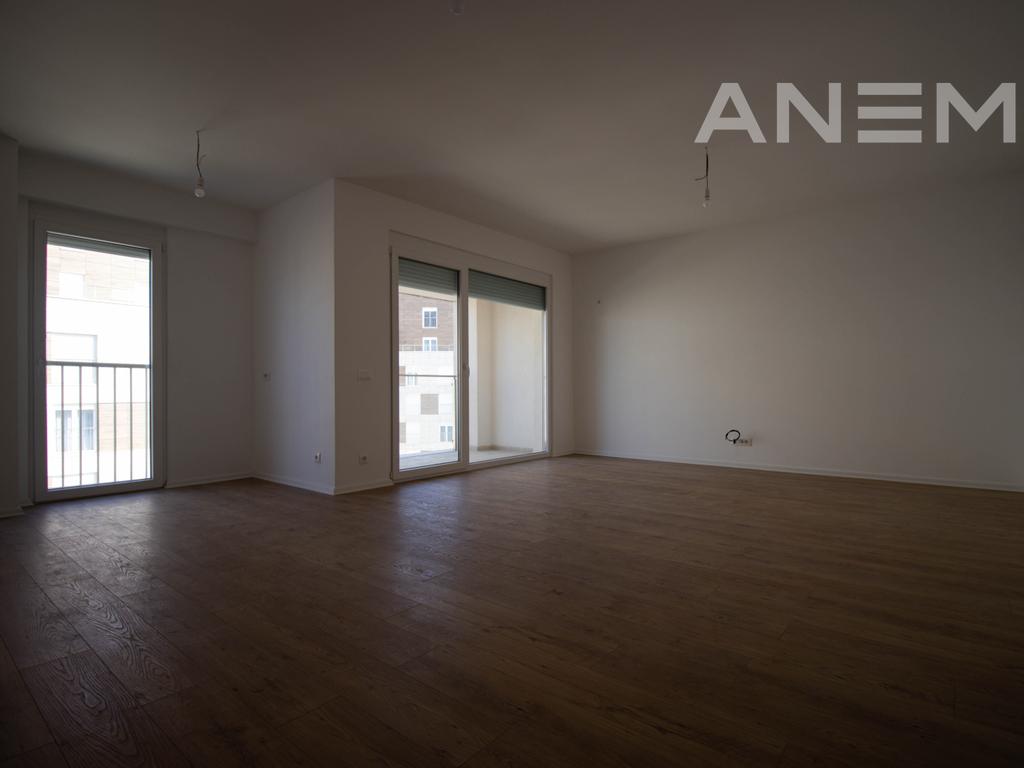 Banesë në shitje 80m² në Veternik
