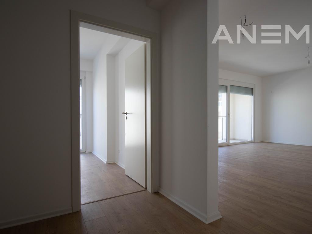 Banesë në shitje 80m² në Veternik