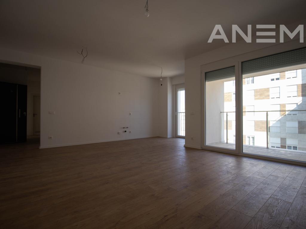 Banesë në shitje 80m² në Veternik