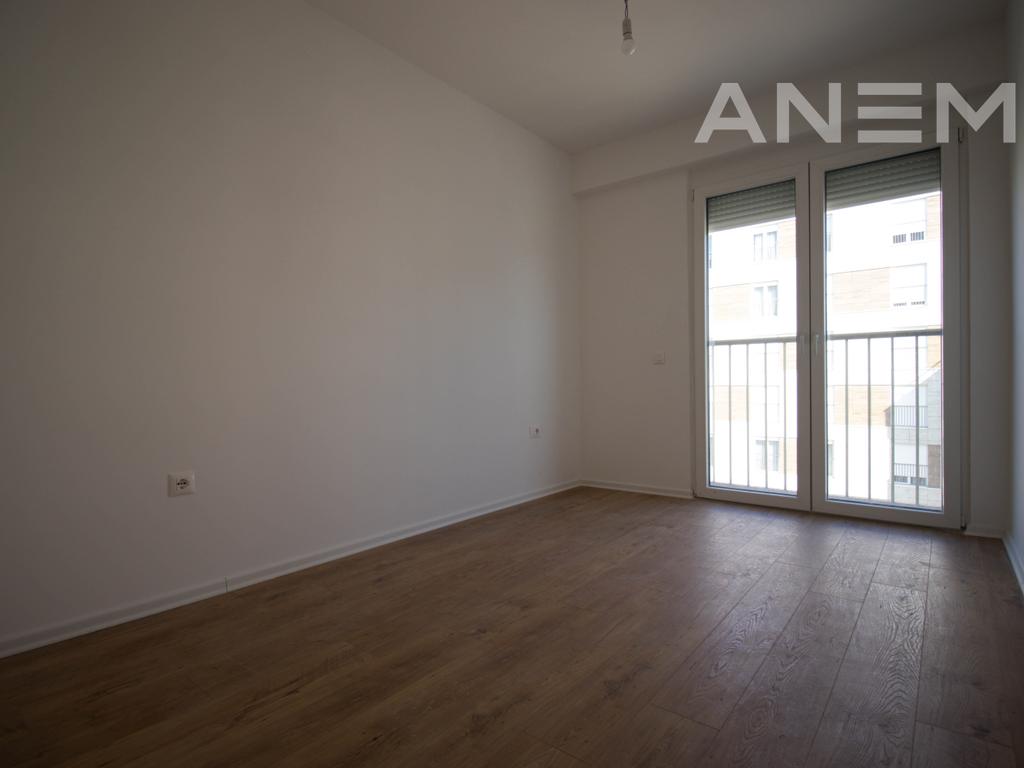 Banesë në shitje 80m² në Veternik