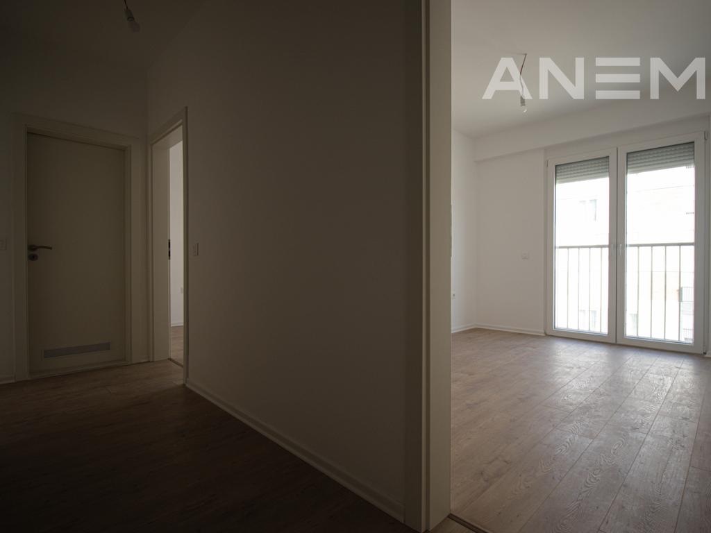 Banesë në shitje 80m² në Veternik