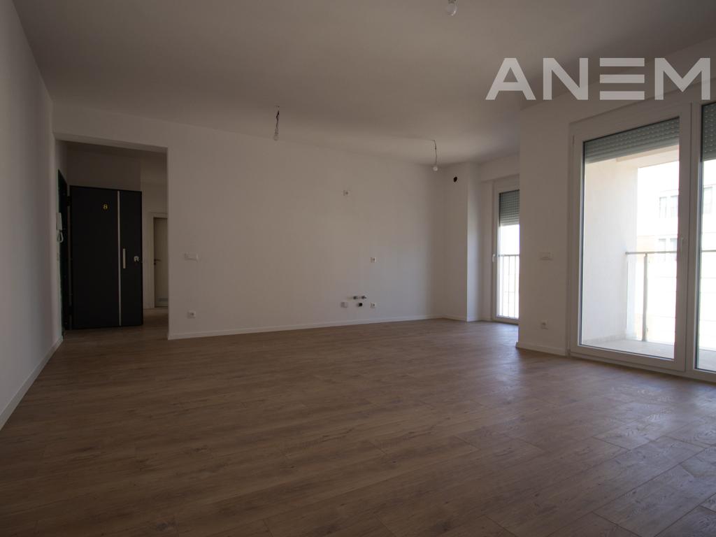 Banesë në shitje 80m² në Veternik