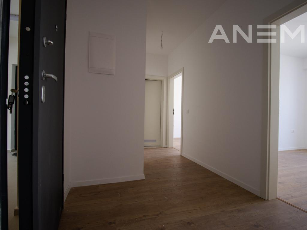 Banesë në shitje 80m² në Veternik
