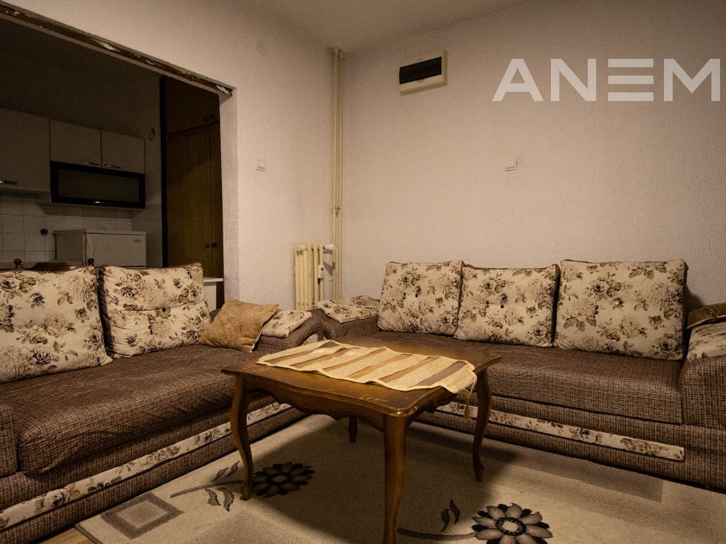 Banesë me qira 120m² në Qendër