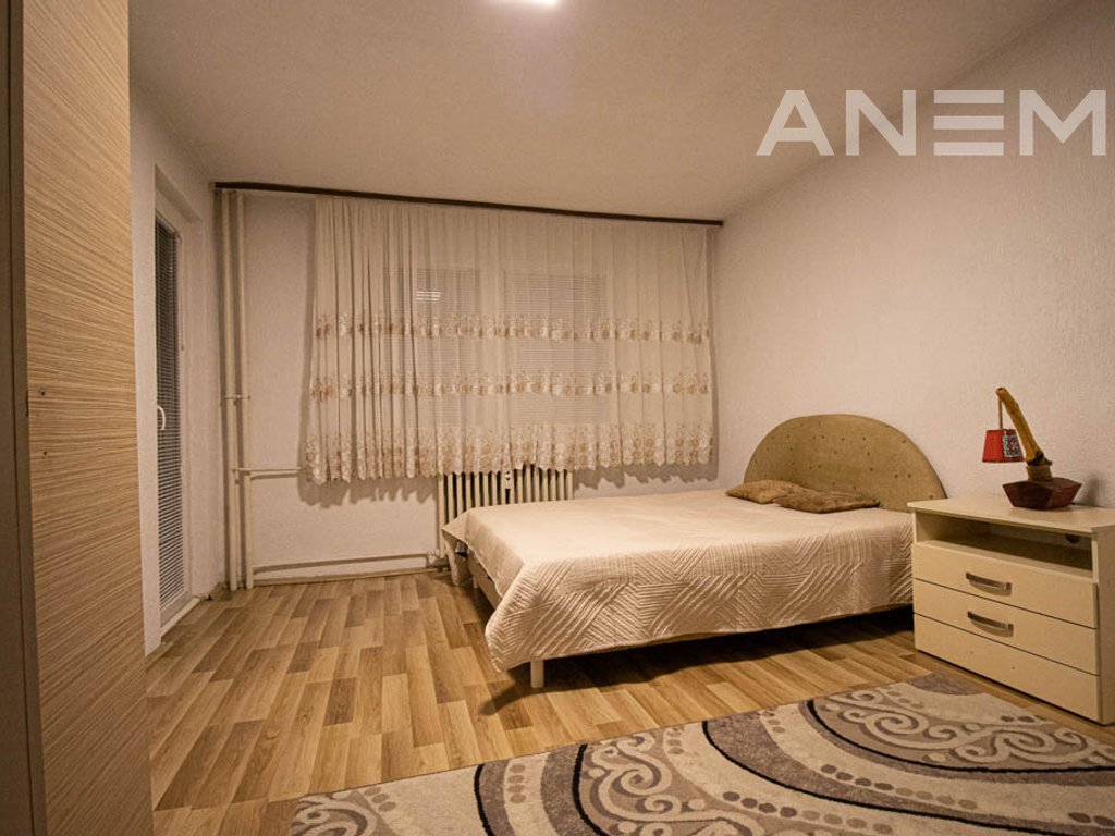 Banesë me qira 120m² në Qendër