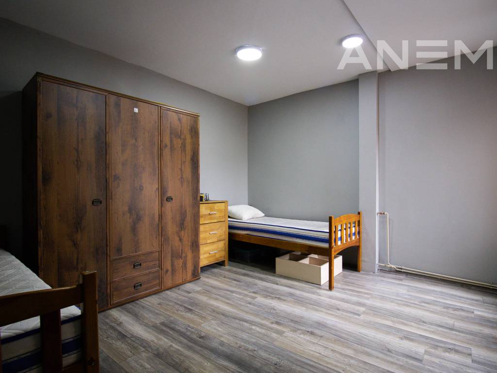 Banesë me qira me 2 dhoma gjumi në Qendër