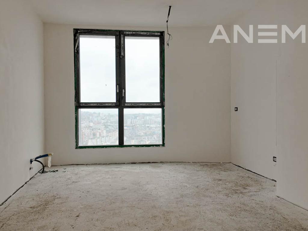 Banesë në shitje 215m² në lagjen Lakrishtë