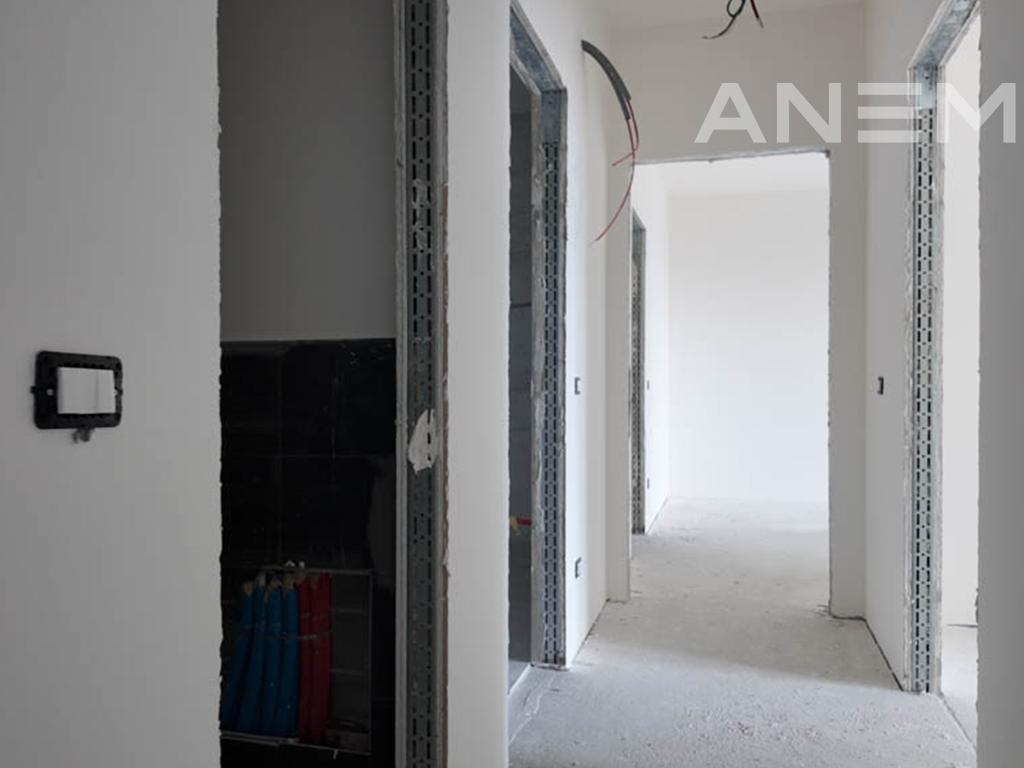 Banesë në shitje 156.8 m² në lagjen Lakrishtë
