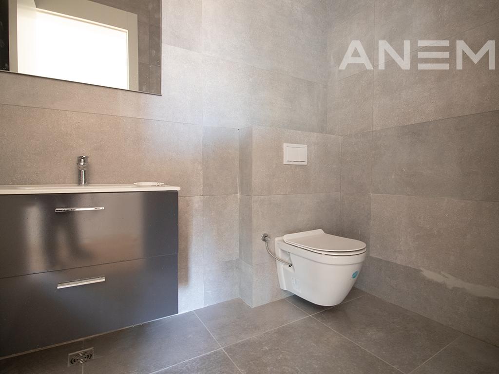 Terracier në shitje 224.5m² + 73.80m² tarracë në Marigona Hill