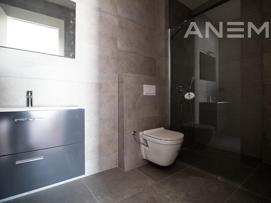 Terracier në shitje 224.5m² + 73.80m² tarracë në Marigona Hill