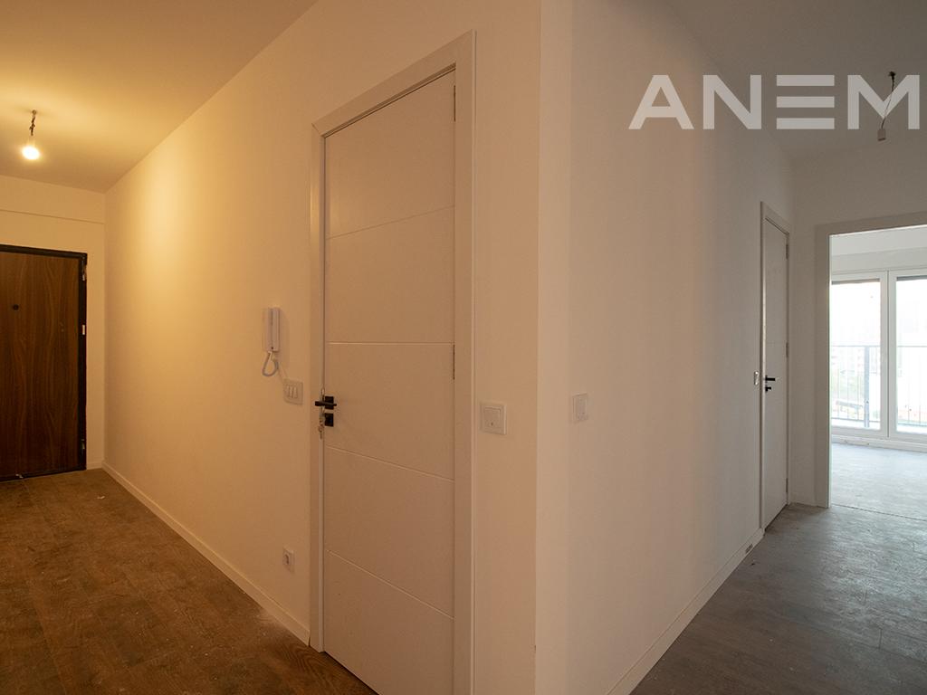 Terracier në shitje 224.5m² + 73.80m² tarracë në Marigona Hill