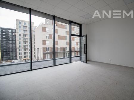 Commercial space for sale 78m² in Veternik