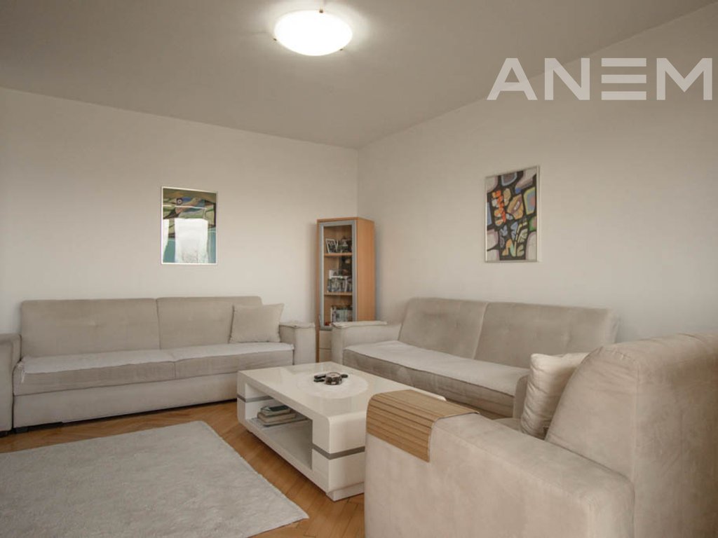 Banesë në shitje 98m² në lagjen Bregu i Diellit