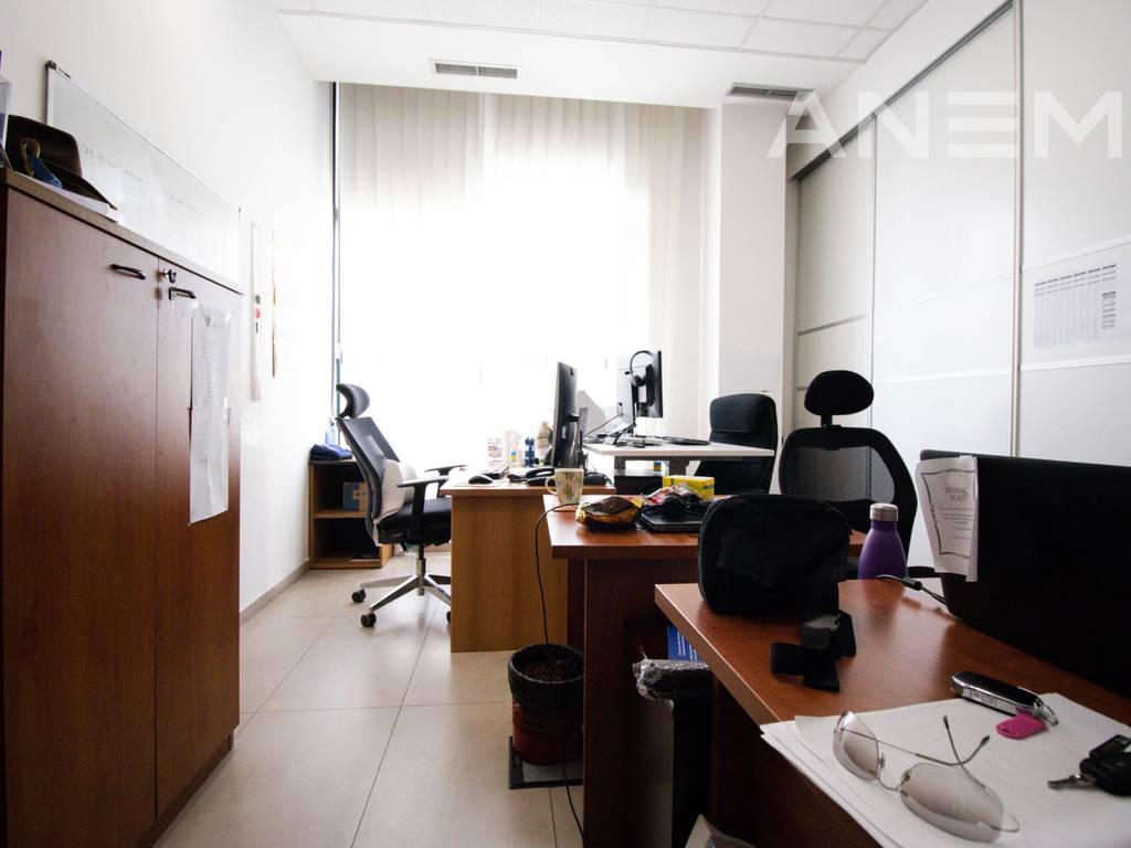 Objekt me qira 1950m² në Rrugën e Zagrebit