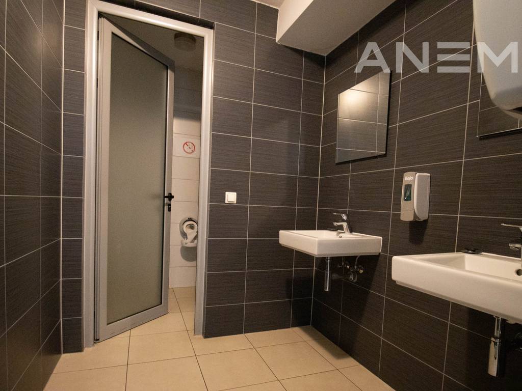 Objekt me qira 1950m² në Rrugën e Zagrebit