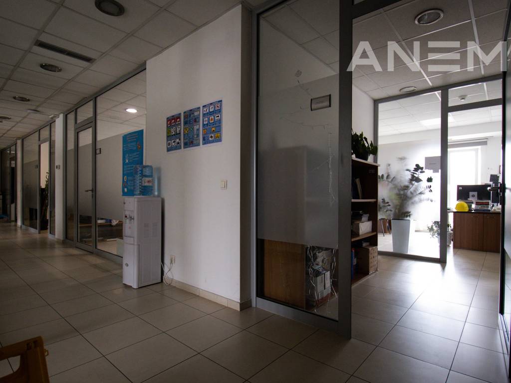Objekt me qira 1950m² në Rrugën e Zagrebit
