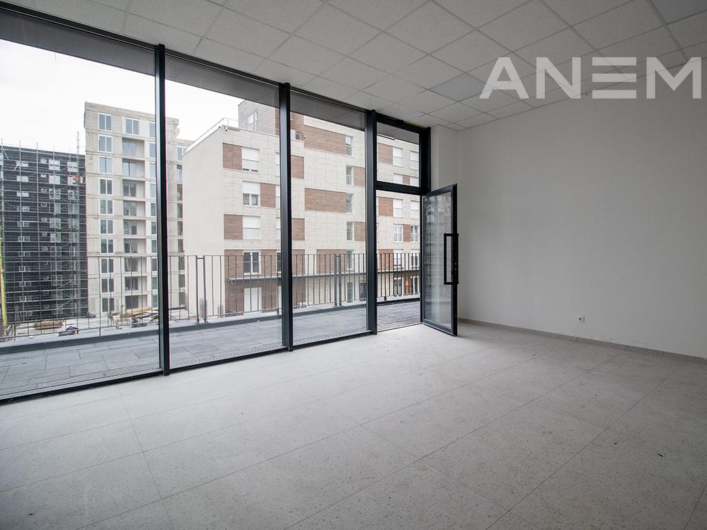 Commercial space for sale 78m² in Veternik