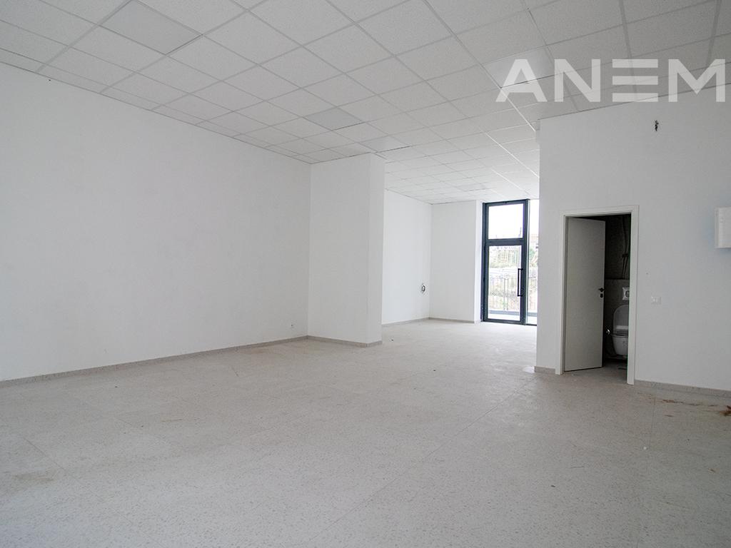 Commercial space for sale 78m² in Veternik
