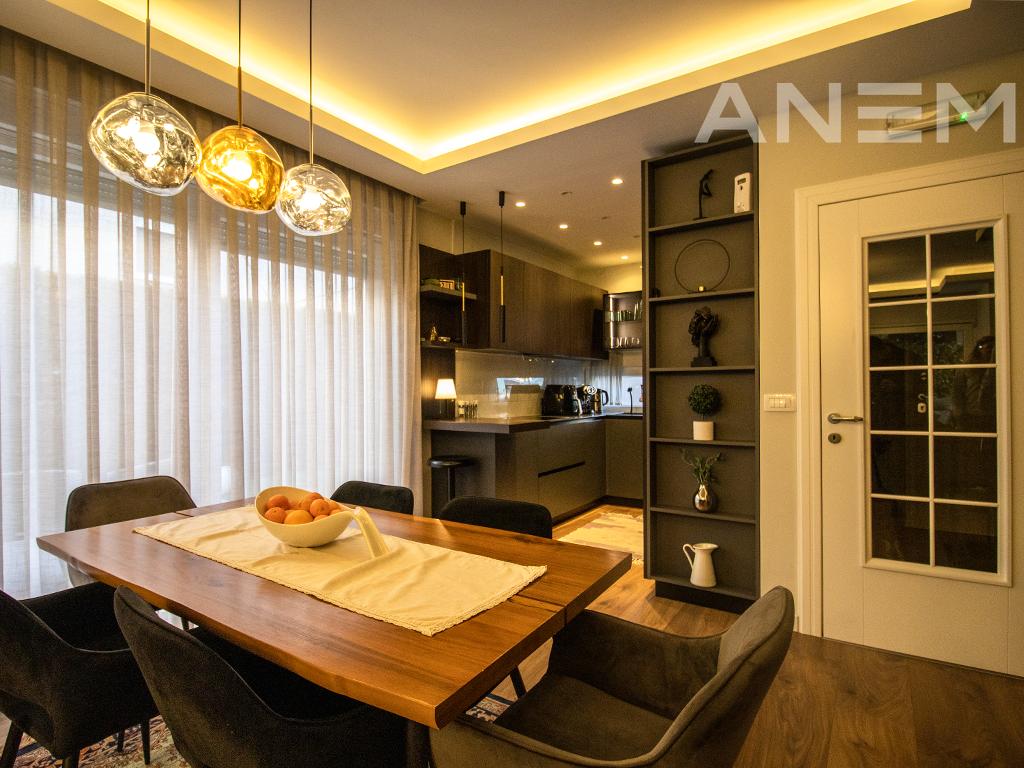 Shtëpi në shitje 202m² + 25m² nënkulm në Veternik