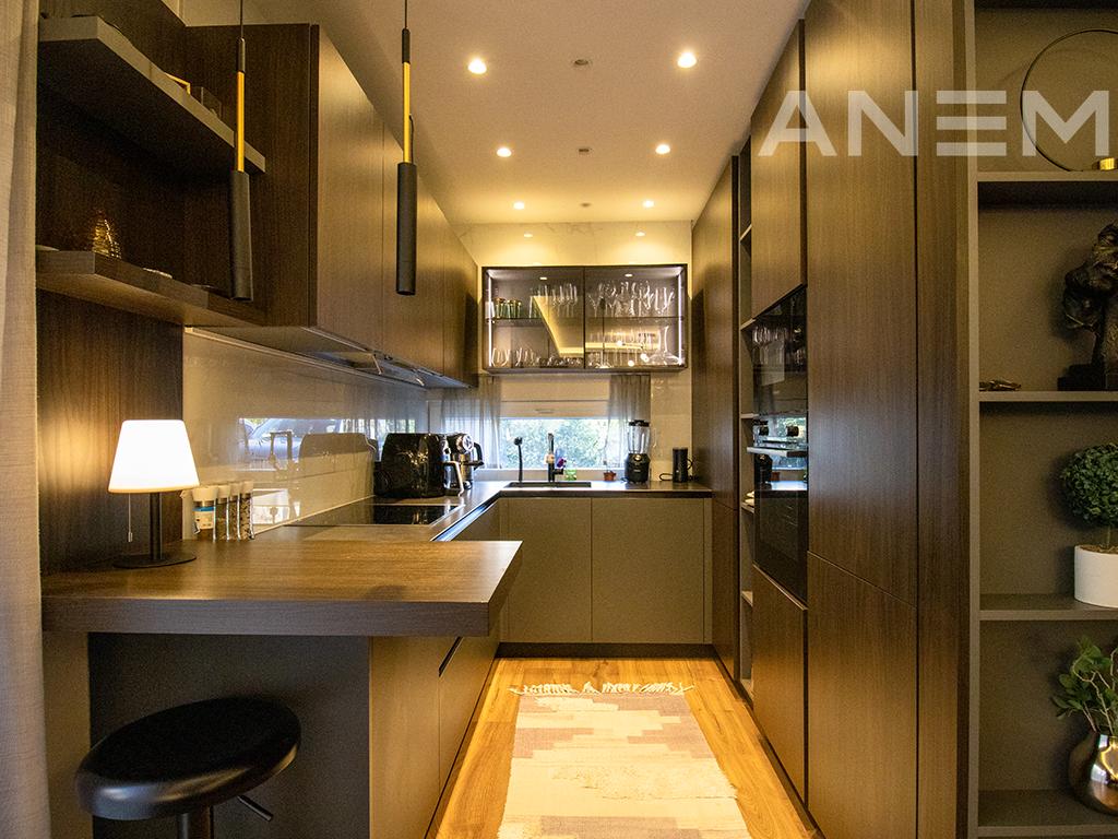 Shtëpi në shitje 202m² + 25m² nënkulm në Veternik