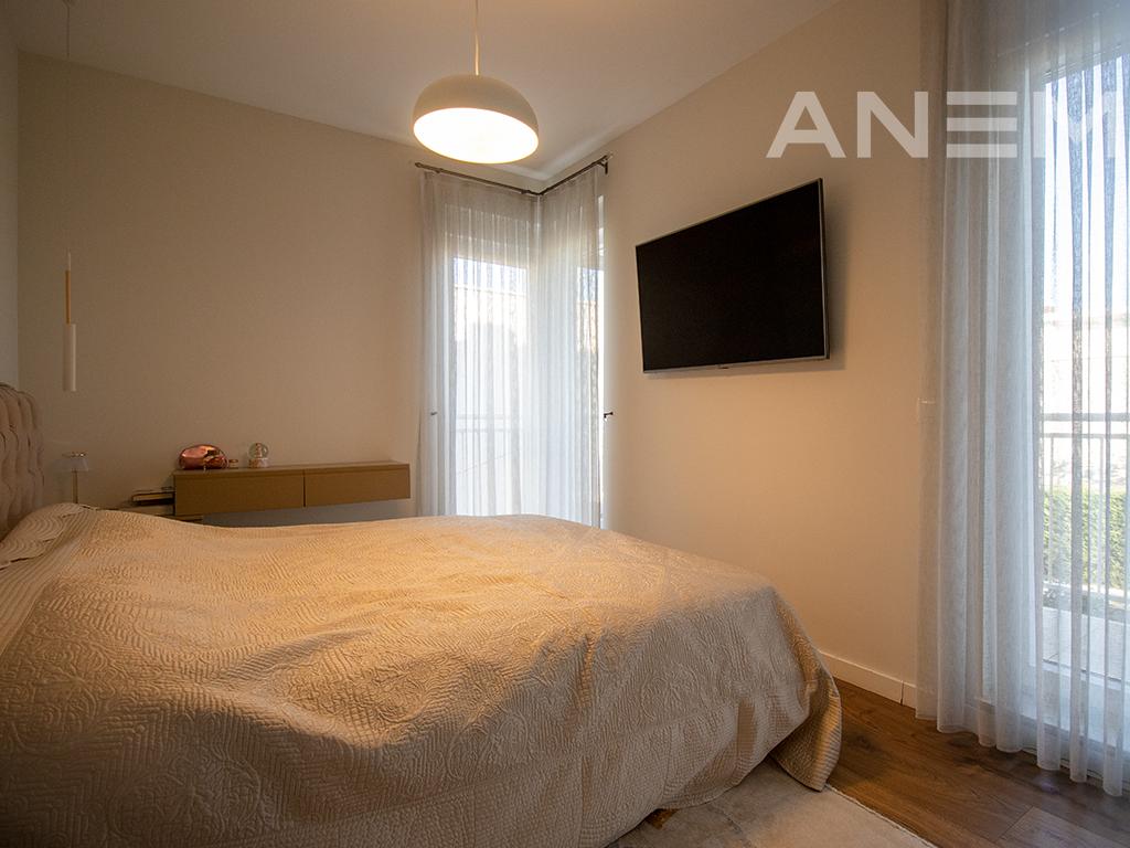 Shtëpi në shitje 202m² + 25m² nënkulm në Veternik
