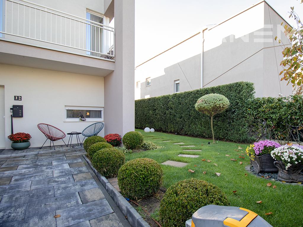 Shtëpi në shitje 202m² + 25m² nënkulm në Veternik